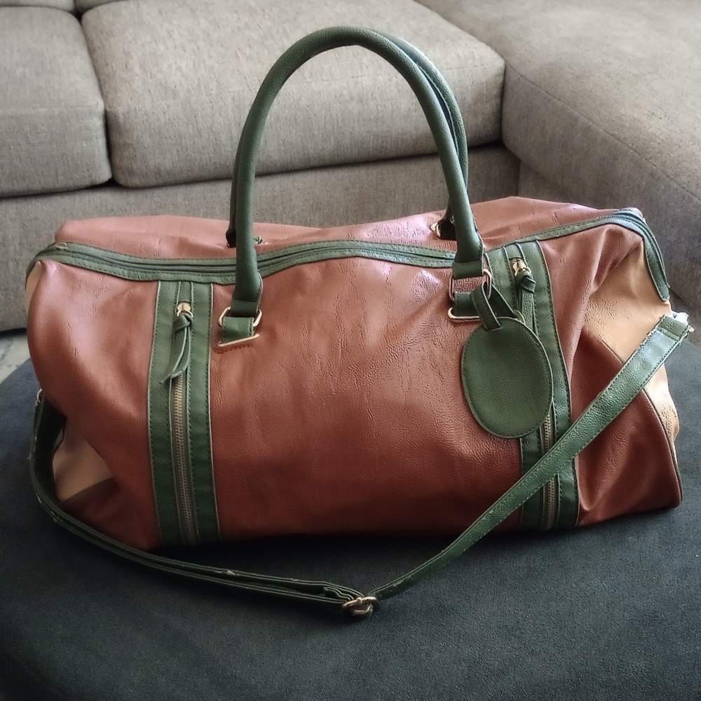 Steve Madden duffle bag.